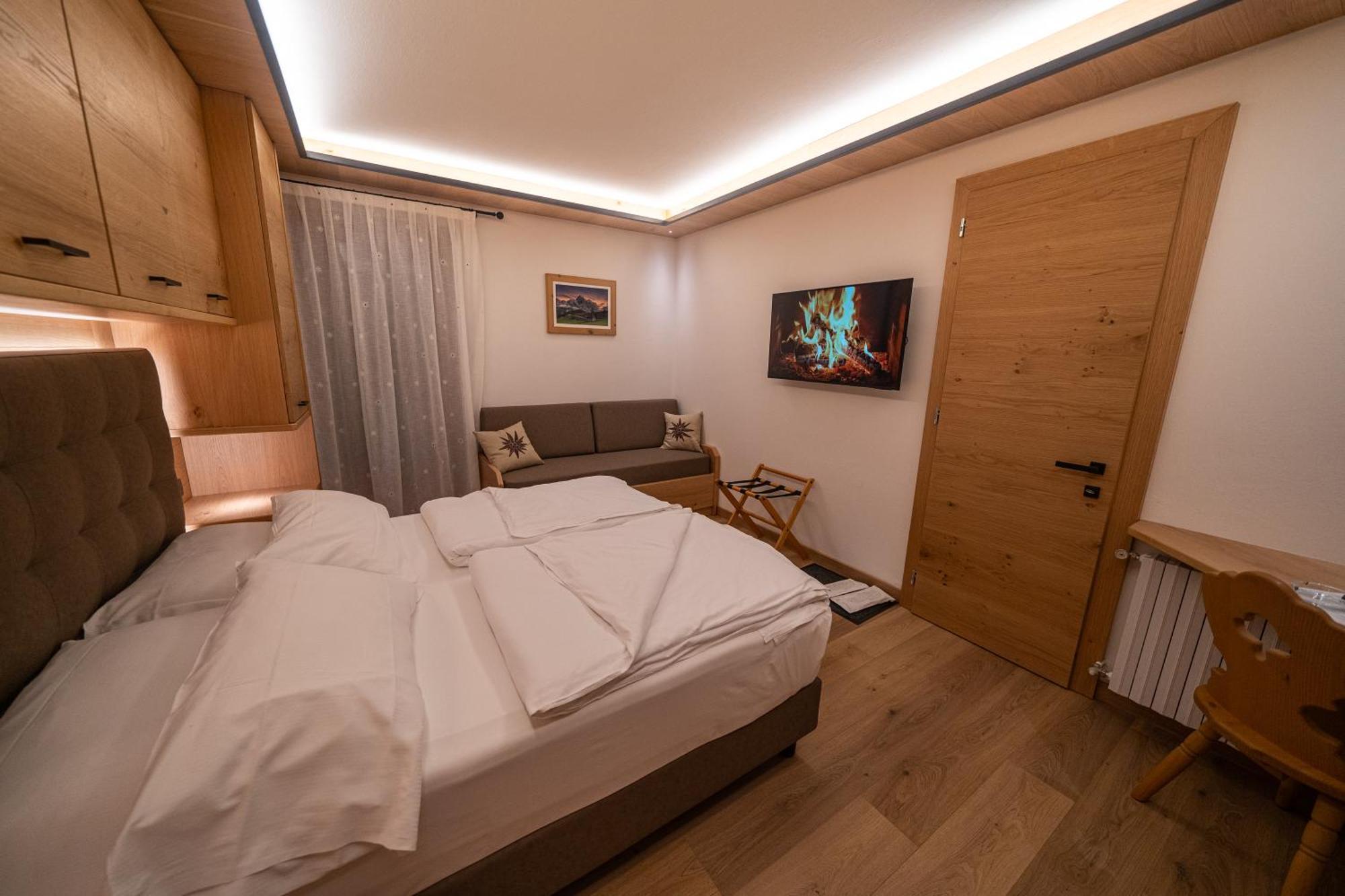 Hotel Fontana Sappada Exteriör bild